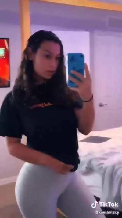 Kaelani looking fine as always 🍑