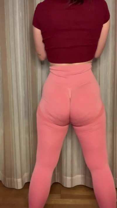 I wanna let one lucky Redditor cum on my ass multiple times