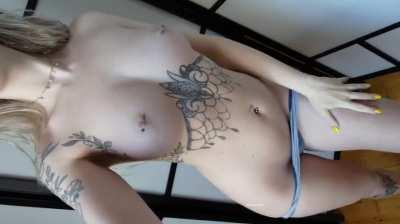 My application to be your tiny little alt girlfriend :)