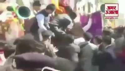 I found this and can't stop laughing .