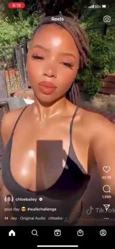 Damn Chloe 👀👀👀👀