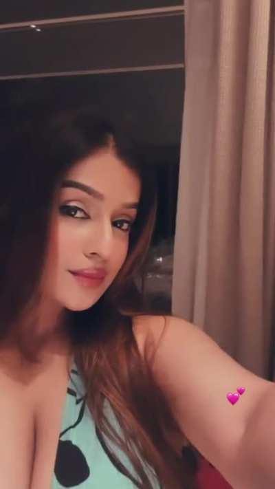 pretty face & huge ( • )( • )🥵