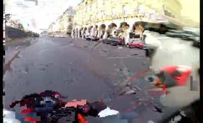 WILD chase in Paris, France after of a woman hits a man and runs!