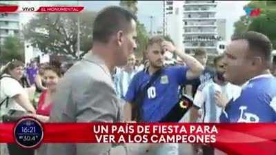 Vendedor de sandwiches decomisado en la previa del partido de la selección....
