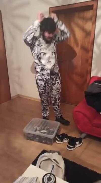 This is what every neckbeard dreams to be