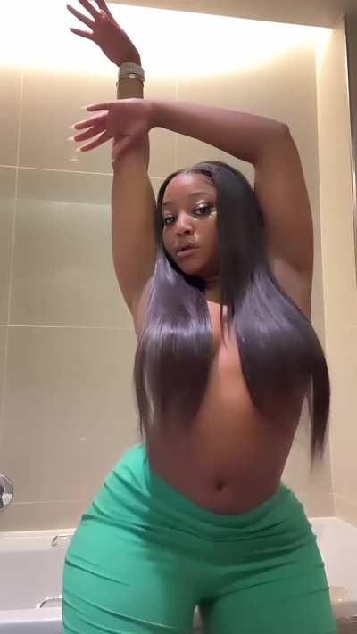 Lianah (@gorgeous_lianah)