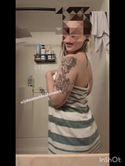 Spying on mommy [FEMDOM]