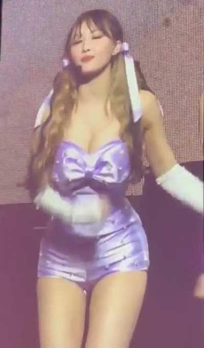 Momo feed us please 😋🤤