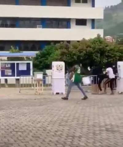 Don’t like those republicans messing with our polling station in Ghana this happened yesterday. It is alleged they were Nana supporters