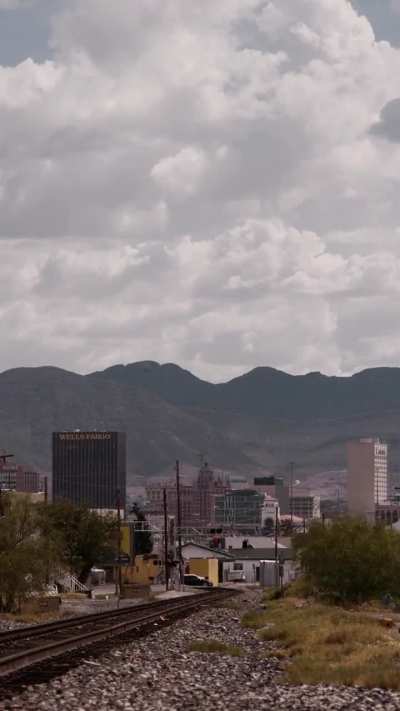 El Paso skies showing off today