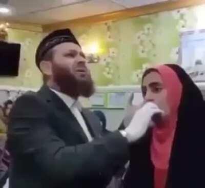 VAI SAIR O CAPETA NA MAO