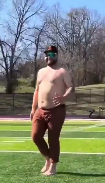 Bro proving that your physical appearance does not define your athletic ability.