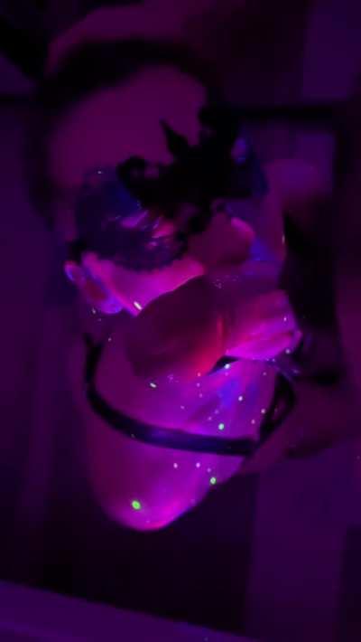 [M] my good girl clean it