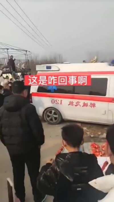 Swing ride goes wrong