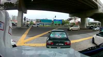 This Driver Was in No Hurry to Let an Emergency Vehicle Pass