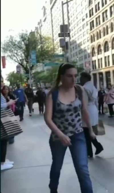 I hate bitches without feet (karen)