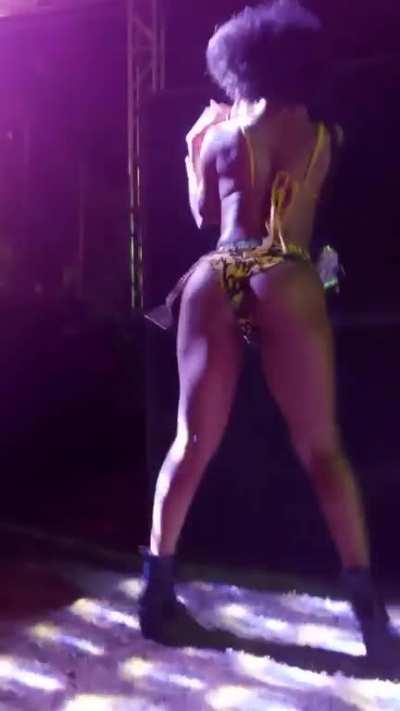 Jamaican wine (@chriss_choreo)