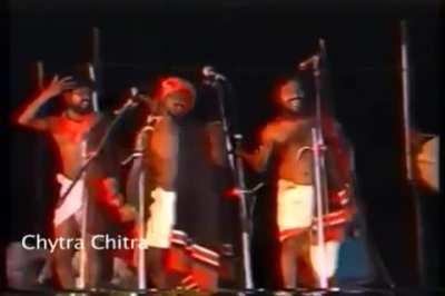 Fuck political angle. This is pure art(how they are singing and matching footsteps to rthym) Why don't we see this anymore ??