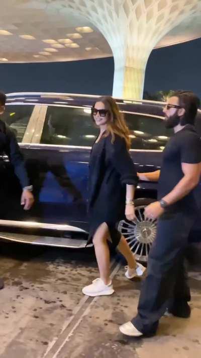 Deepika Padukone spotted at Mumbai Airport today 🤰❤️‍🔥