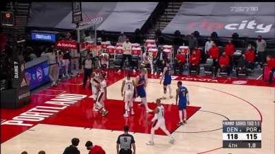 [Highlight] Monte Morris chokes at the line but Jokic saves the Nuggets' ass