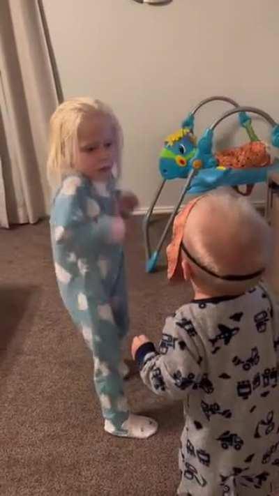 ahahaha gorgeous mask, ideal sister-sister relationship