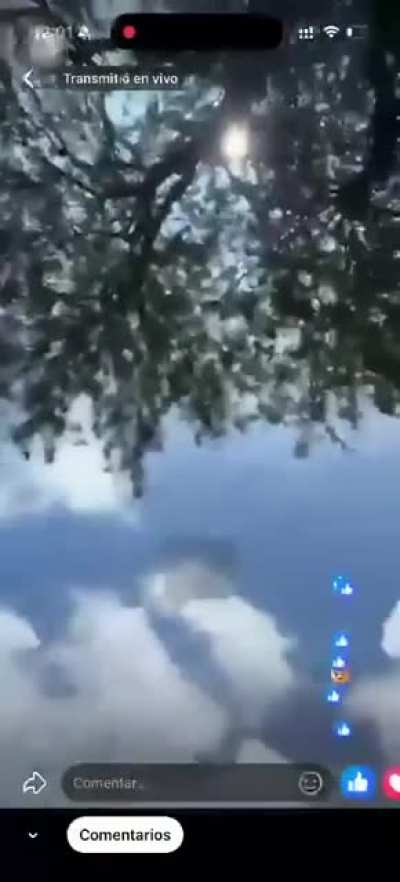 Transmitía en vivo denunciando el mal estado de los caminos y lo balean.