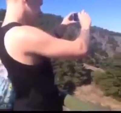 Say hello to the DR2 cast