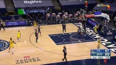 [Highlight] Steph hits from the logo and gets the foul