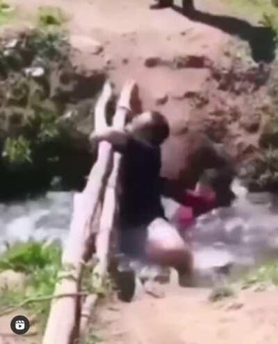 His intentions were good, execution not so much (Xpost r/GIFtedIndividuals)