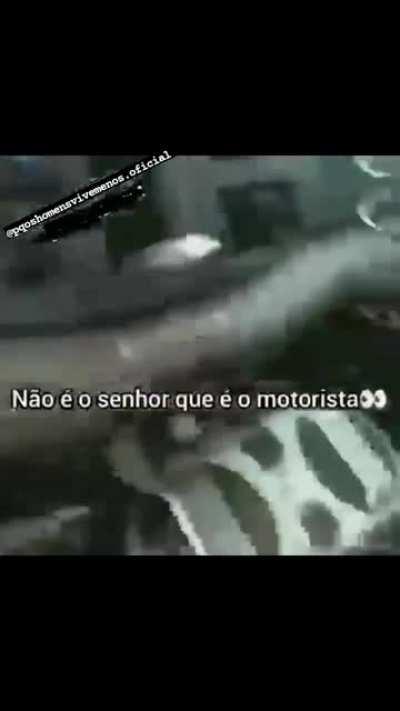 Eu sissinto necessidade 😖