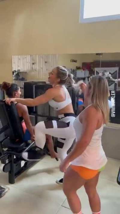 Idk about y’all but I love Vivi being silly 😜