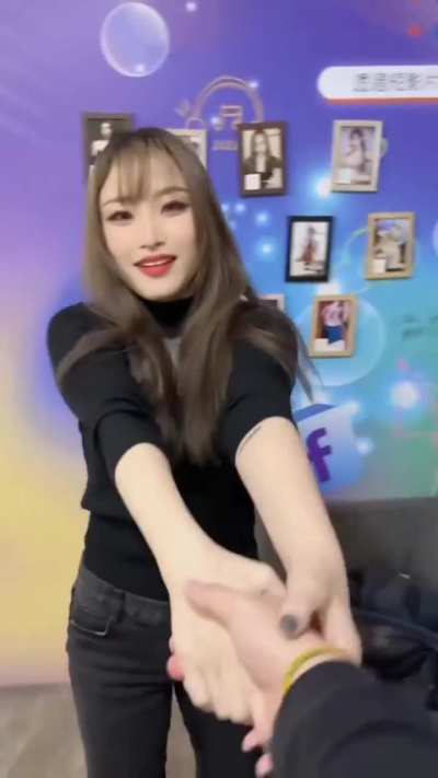 Okayy but the piggy is soo cutee 😭😭😭❤️❤️❤️❤️