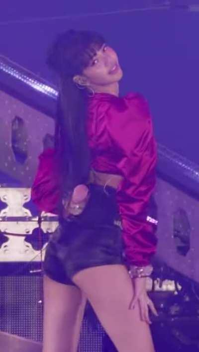 anyone wanna chat about queen lalisa