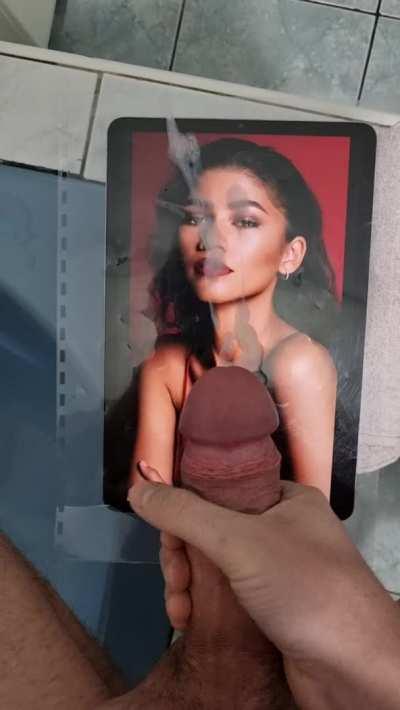 Queendaya, in love with her. So gorgeous😍😍