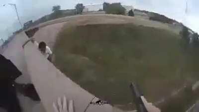 Çıkmasın Diye Silah Tutması 🤔