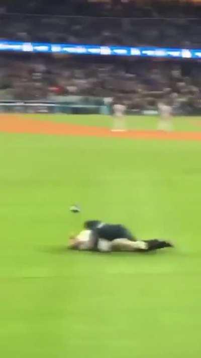 Proposal gone wrong at Dodger Stadium