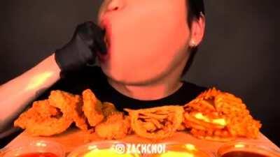 Fatarina 🦫🔪 eating the remainings of Azircus 🐥🍗 after igniting him to death so she could fry him