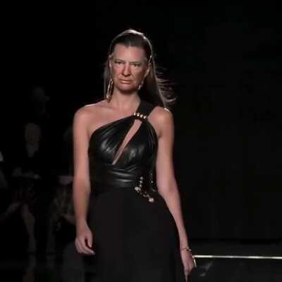 I just ruined Emily Ratajkowski for you