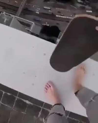 Watching this video gives me heebie-jeebies.