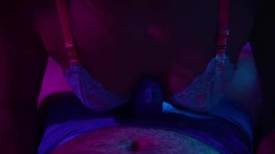 Blowjob through clothes 😏 would you cum?