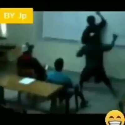 mais um dia normal em 2013 em fevereiro dia 13 na escola publica