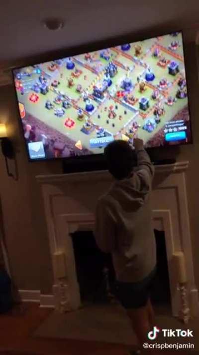 [Humor] War day with the boys