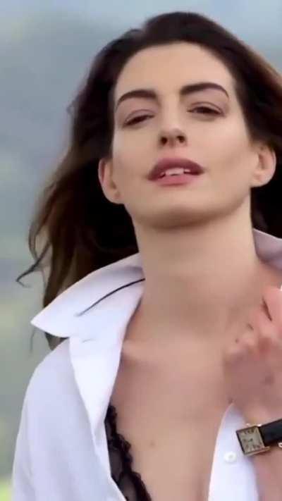 Anne Hathaway 