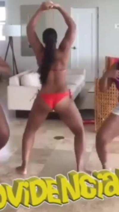 Jiggly & Juicy! 😍😍🤤🤤🍆🥴🥴💦💦💦