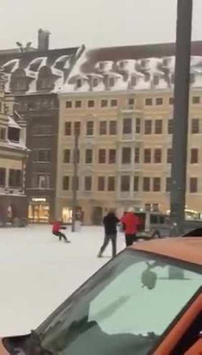Leipzig 50cm auf jeder Straße, währenddessen Winterdienst
