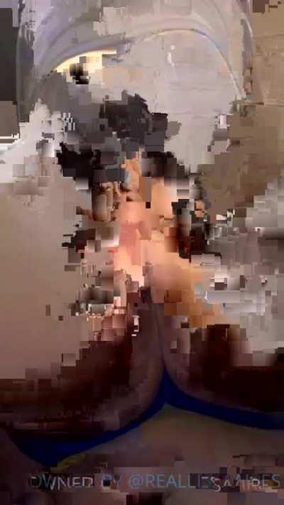 Ass so big it fills up the whole screen 🍑