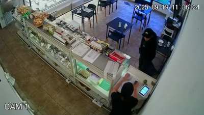 Delincuente intentó robar una panadería de Ituzaingó y terminó reducido por un cliente, durante el forcejeo, el dueño del local logró frenarlo arrojándole un tupper lleno de pizzas