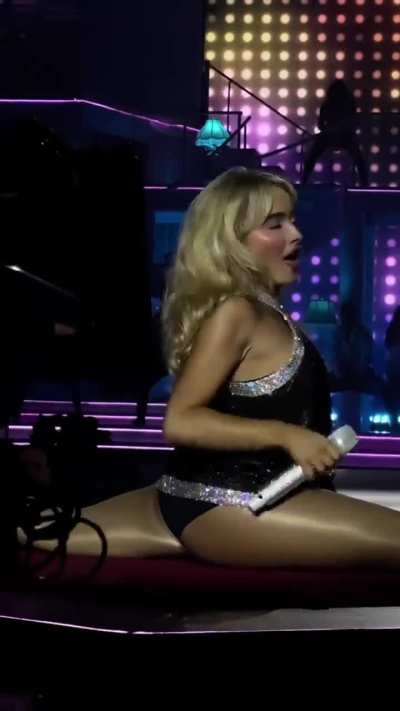 I would had came in Sabrina Carpenters underwear while she be doing the Splits 