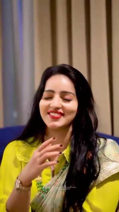 Malavika Menon 🤤😋