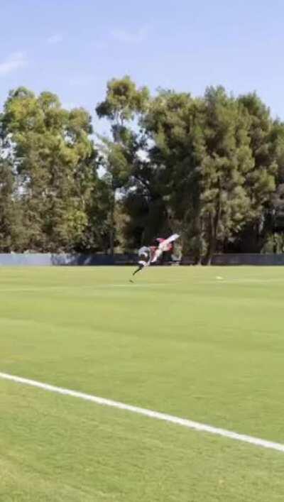 Kizuna Ai kicks Sakura Miko